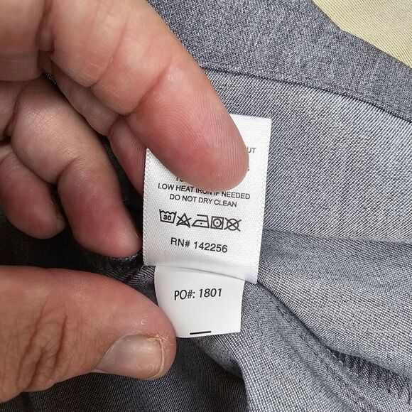 FIGS Graphite Grey Catarina One-Pocket Scrub Top Short Sleeve Women's Medium - Picture 6 of 7